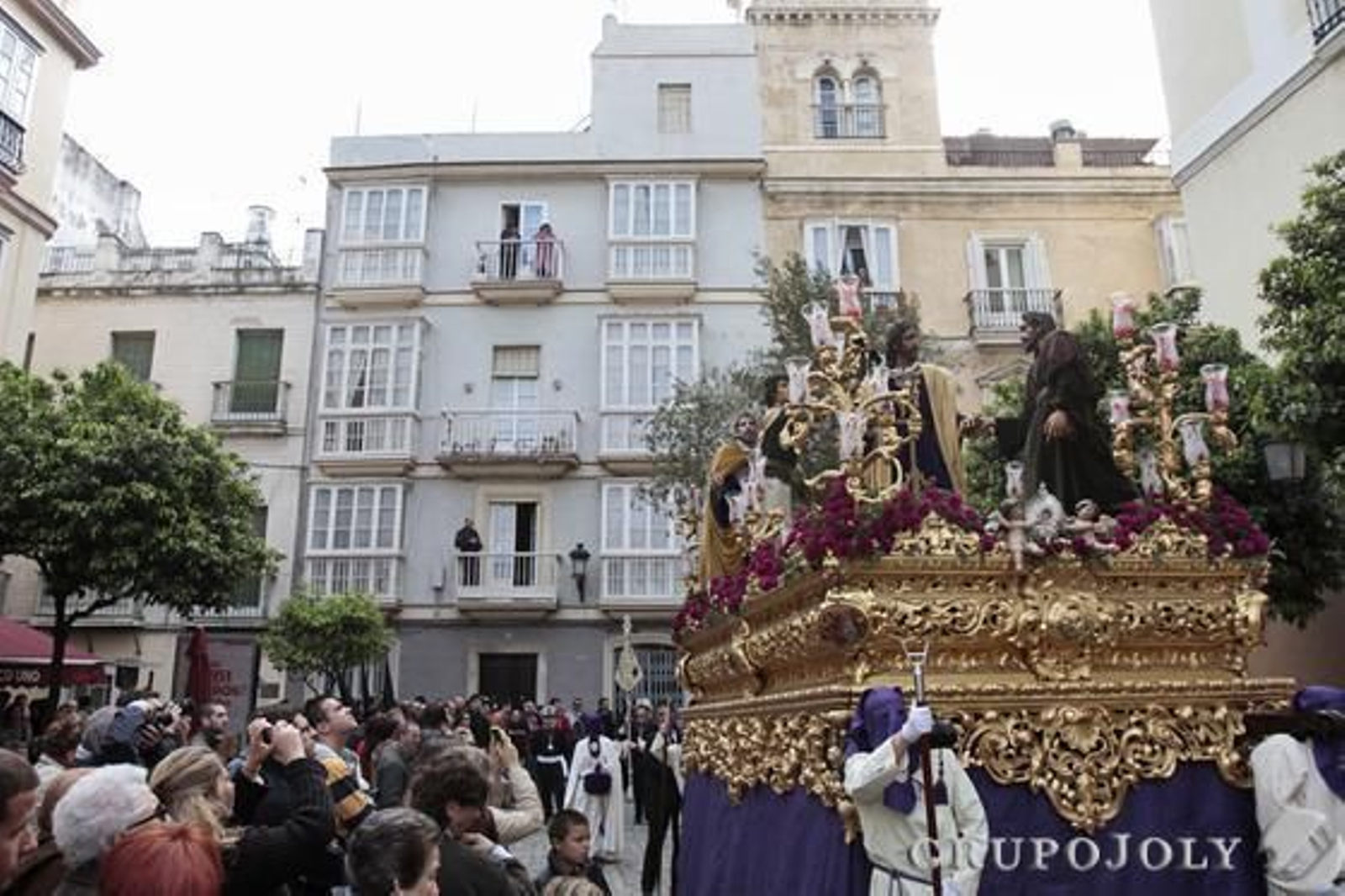 Estación de penitencia de la hermandad del Prendimiento de Cádiz. 

Foto: Lourdes de Vicente