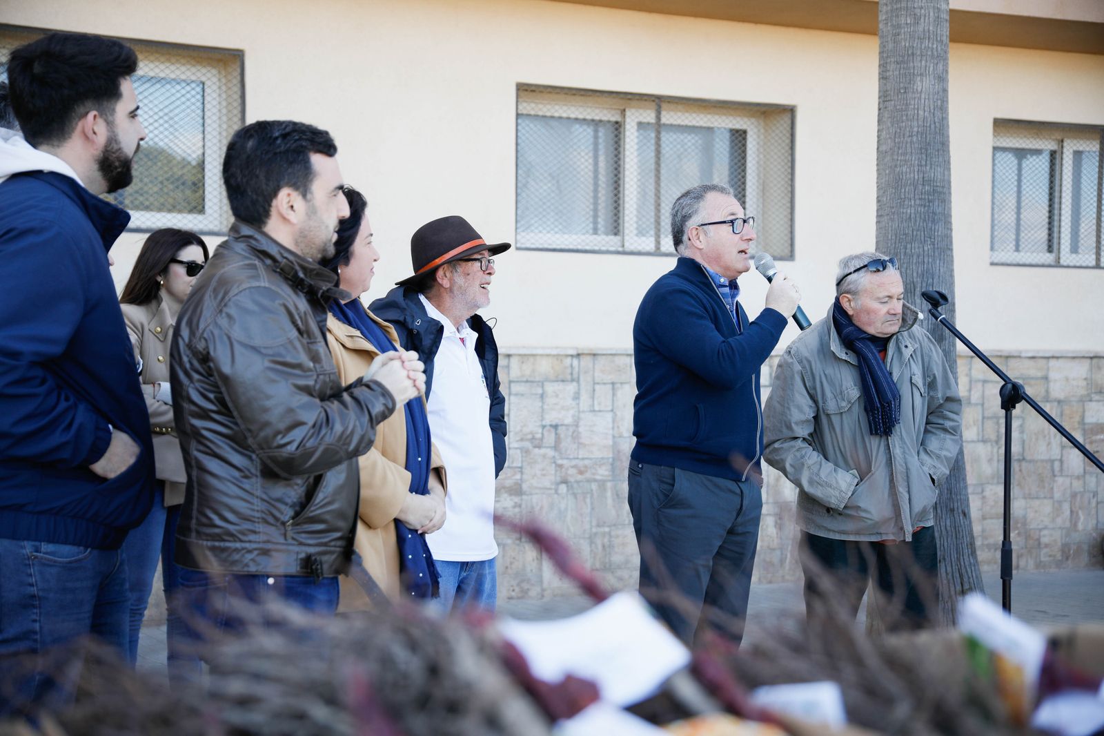 Imágenes del reparto de Parras en Alhama de Almería