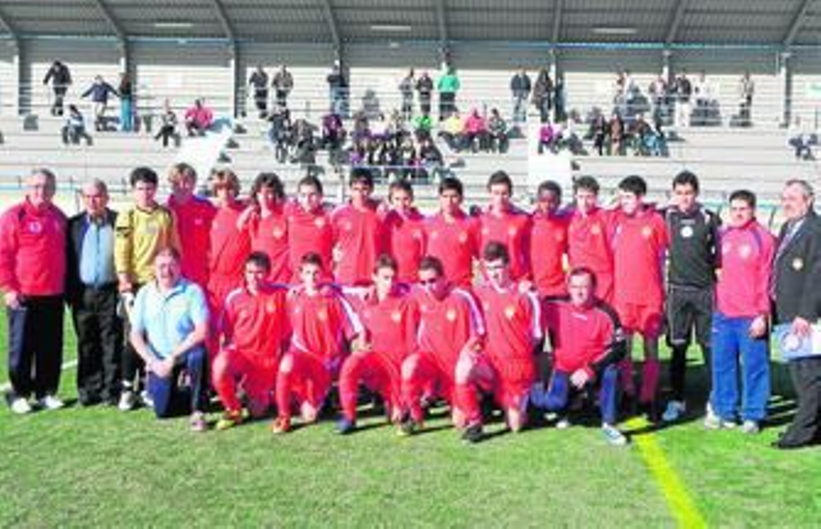 Foto de familia de la selección de Almería, ganadora del campeonato en tierras cordobesas.