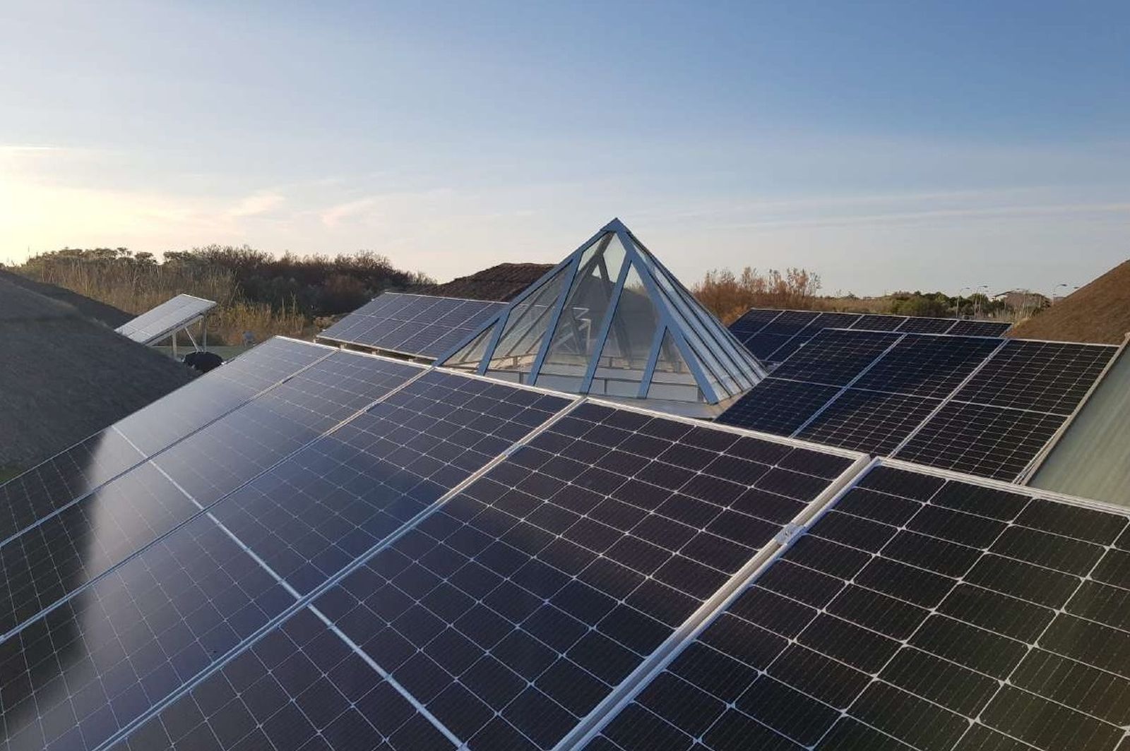 Cubierta de placas solares.