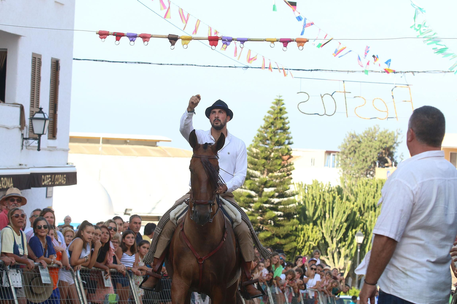 Fotogalería de la carrera de cintas a caballo en Mojácar