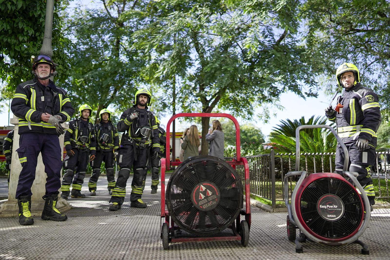 El simulacro de incendio organizado por el Servicio de Extinción de Incendios de los Bomberos, en imágenes