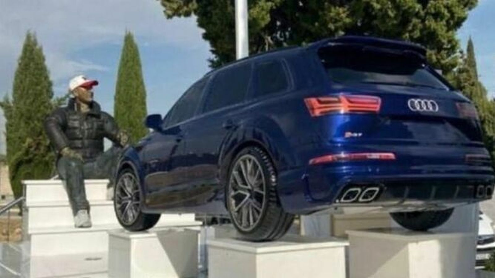 Pinos Puente trabaja en una ordenanza municipal para poner coto a los excesos en el cementerio