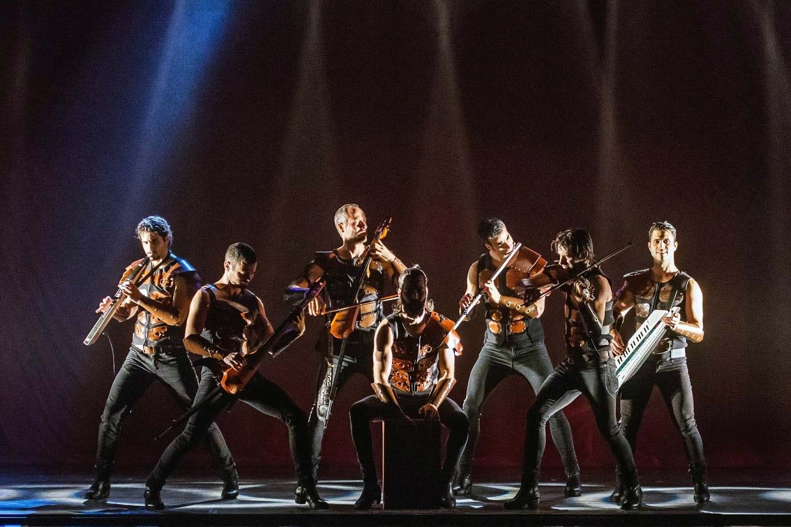 Los Vivancos durante su espectáculo 'Nacidos para bailar'.