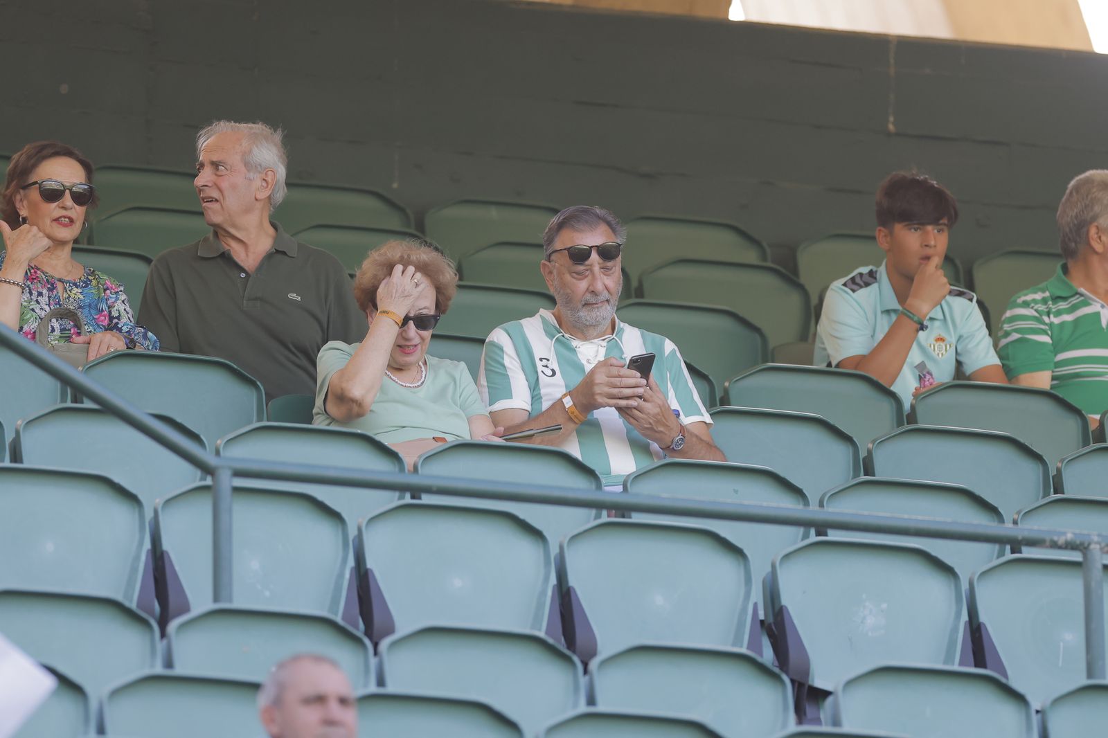 Búscate en la fotos del Betis-Sparta