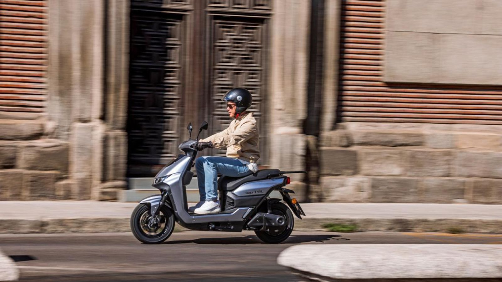 El T9L es el modelo más accesible de la gama, por su condición de ciclomotor y por precio.