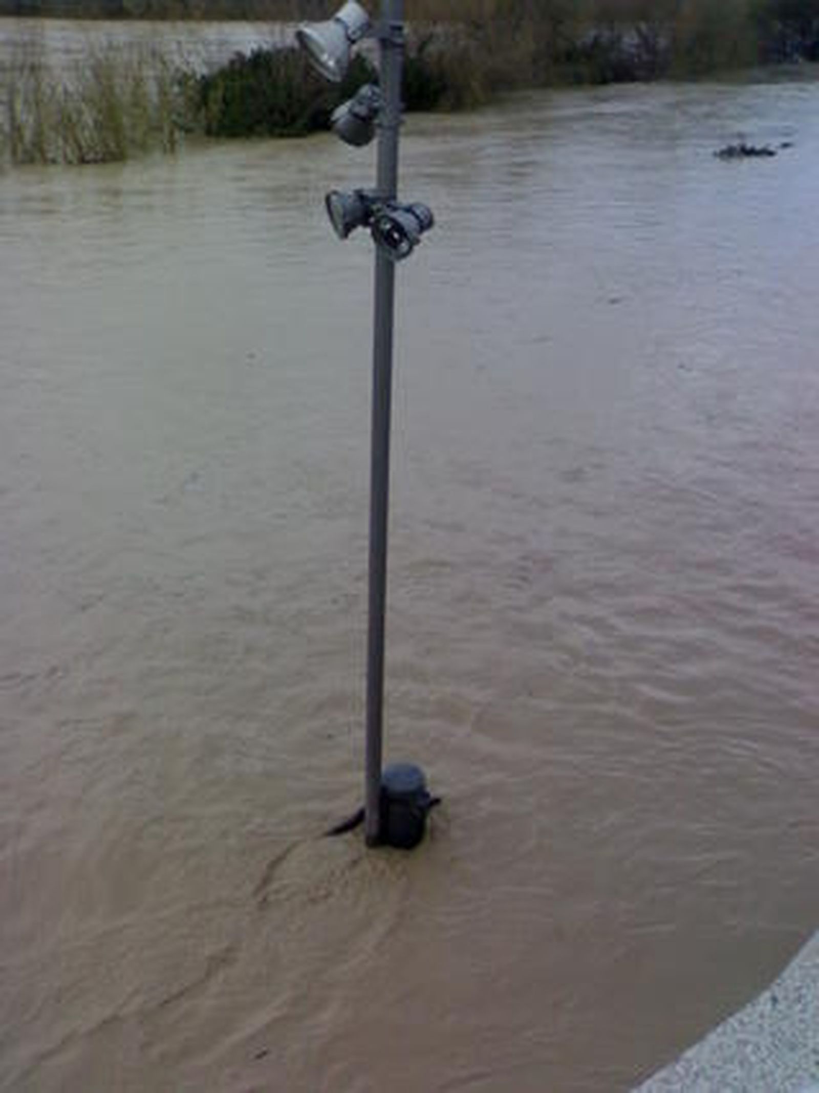 Las imágenes de las inundaciones en la provincia según los lectores del eldiadecórdoba.es. / Francisco José Cobos