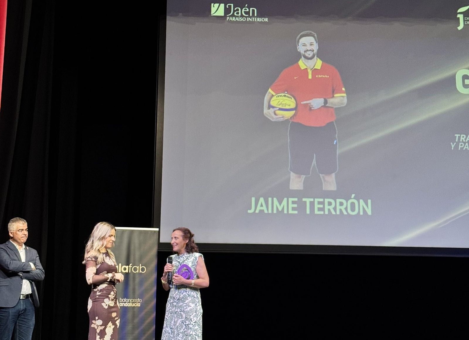 En imágenes: reconocimiento al baloncesto provincial en la Gala FAB Jaén 2025