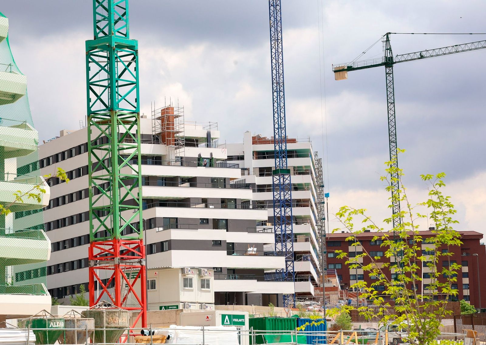 Imagen de archico de la construcción de una nueva promoción de viviendas en Madrid.