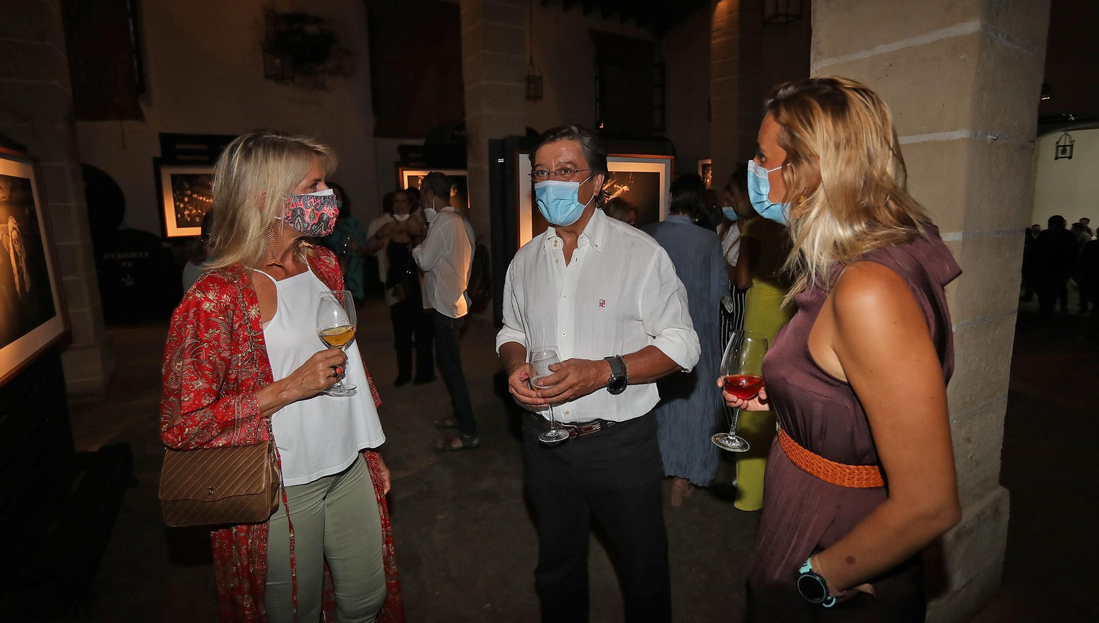 Pío Cabanillas inaugura 'Antigua' en bodegas Tradición