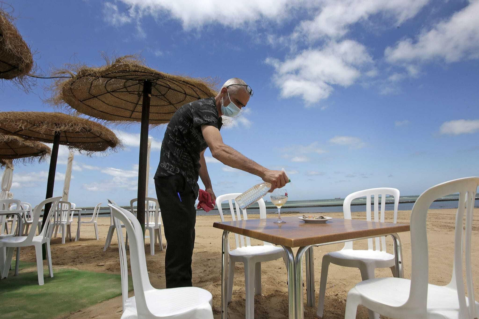 Sevillanos en la playas de Cádiz