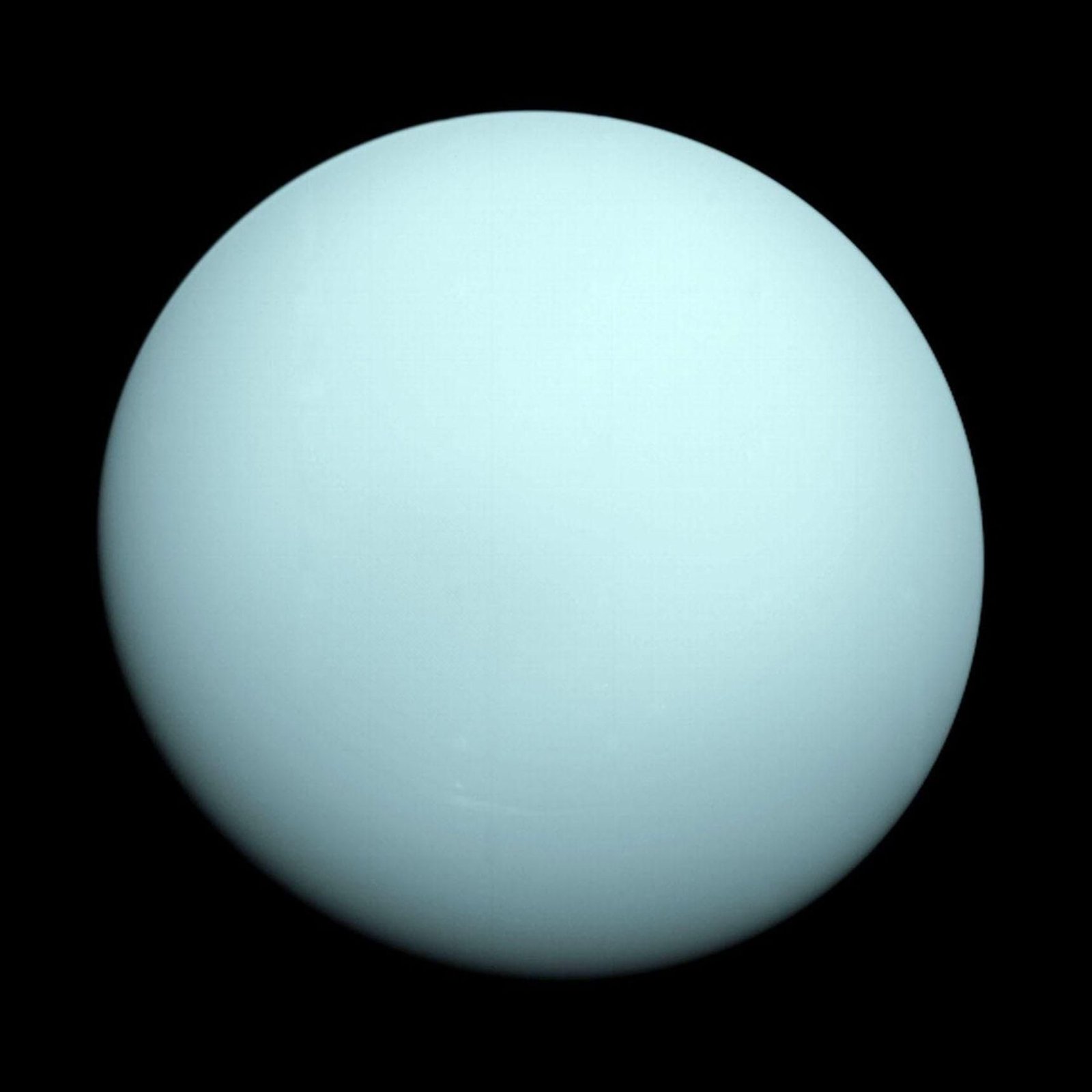 Urano, captado por la sonda espacial Voyager 2 en 1986.