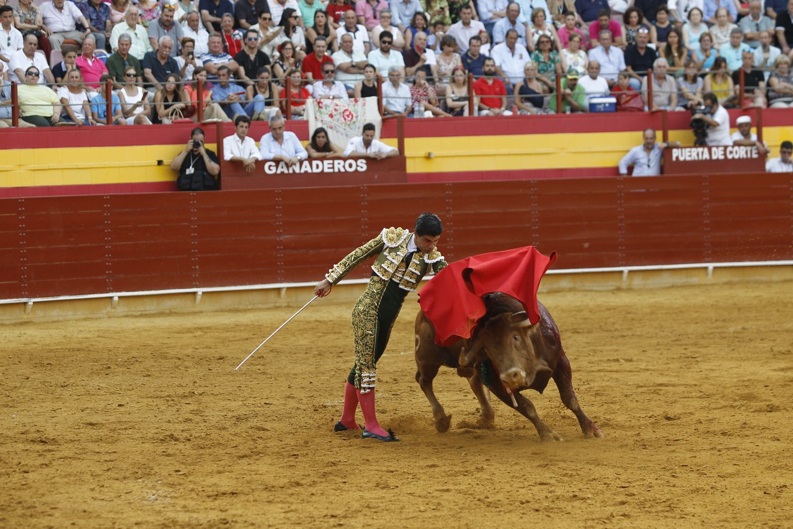 Fotogalería corrida toros Feria Santa Ana-Roquetas de Mar-El Juli-Perera-Aguado