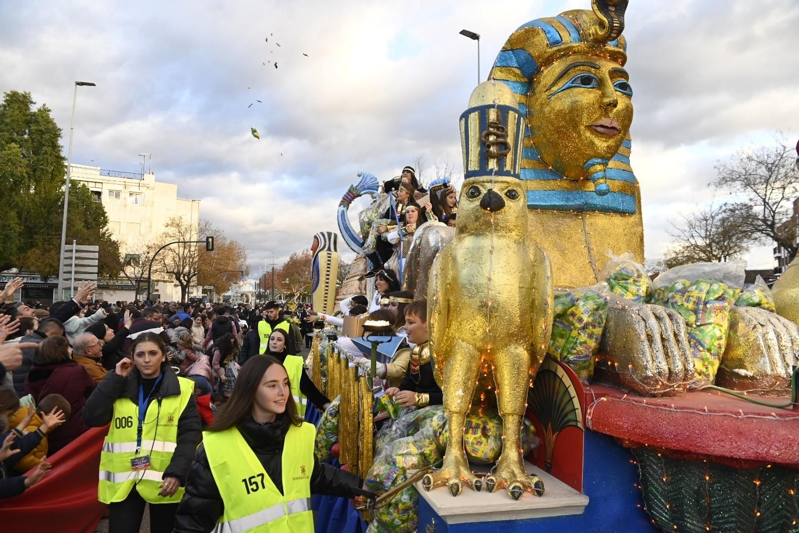 Así son las carrozas y pasacalles de la Cabalgata de Reyes Magos de Córdoba, en imágenes