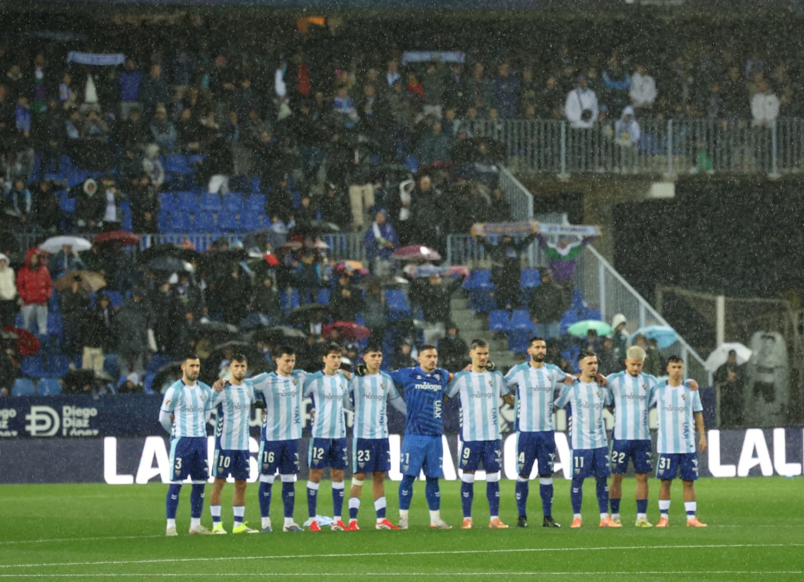 Búscate bajo la lluvia en el Málaga CF-Burgos