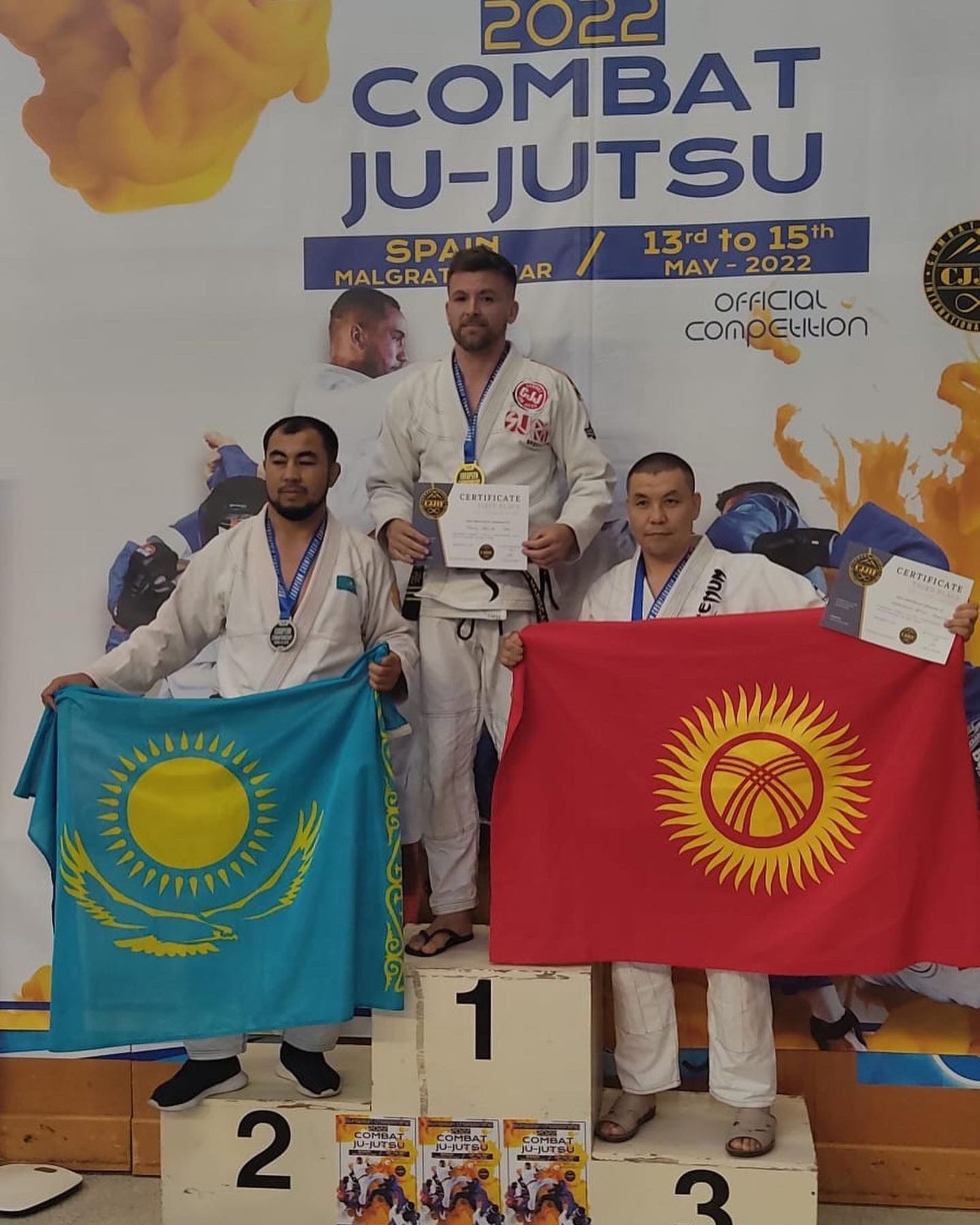 Manu Mariscal, en lo más alto del podio tras ser campeón de Europa.