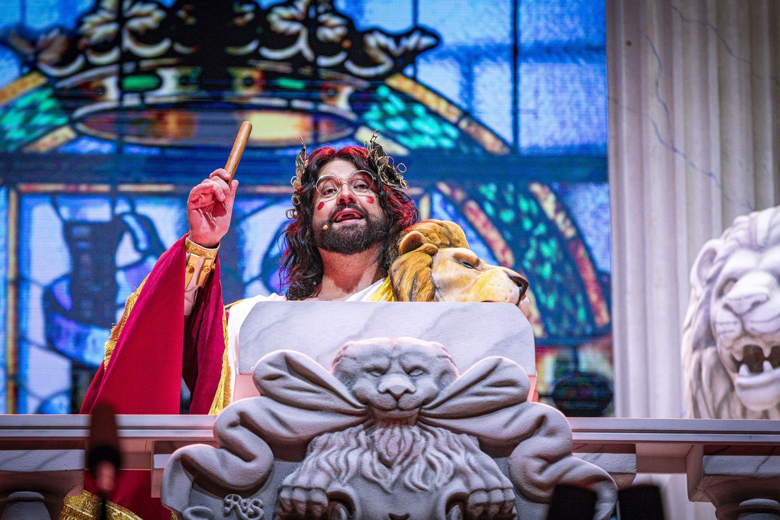 Las imágenes del pregón y la boda de Manu Sánchez en el Carnaval de Cádiz 2026