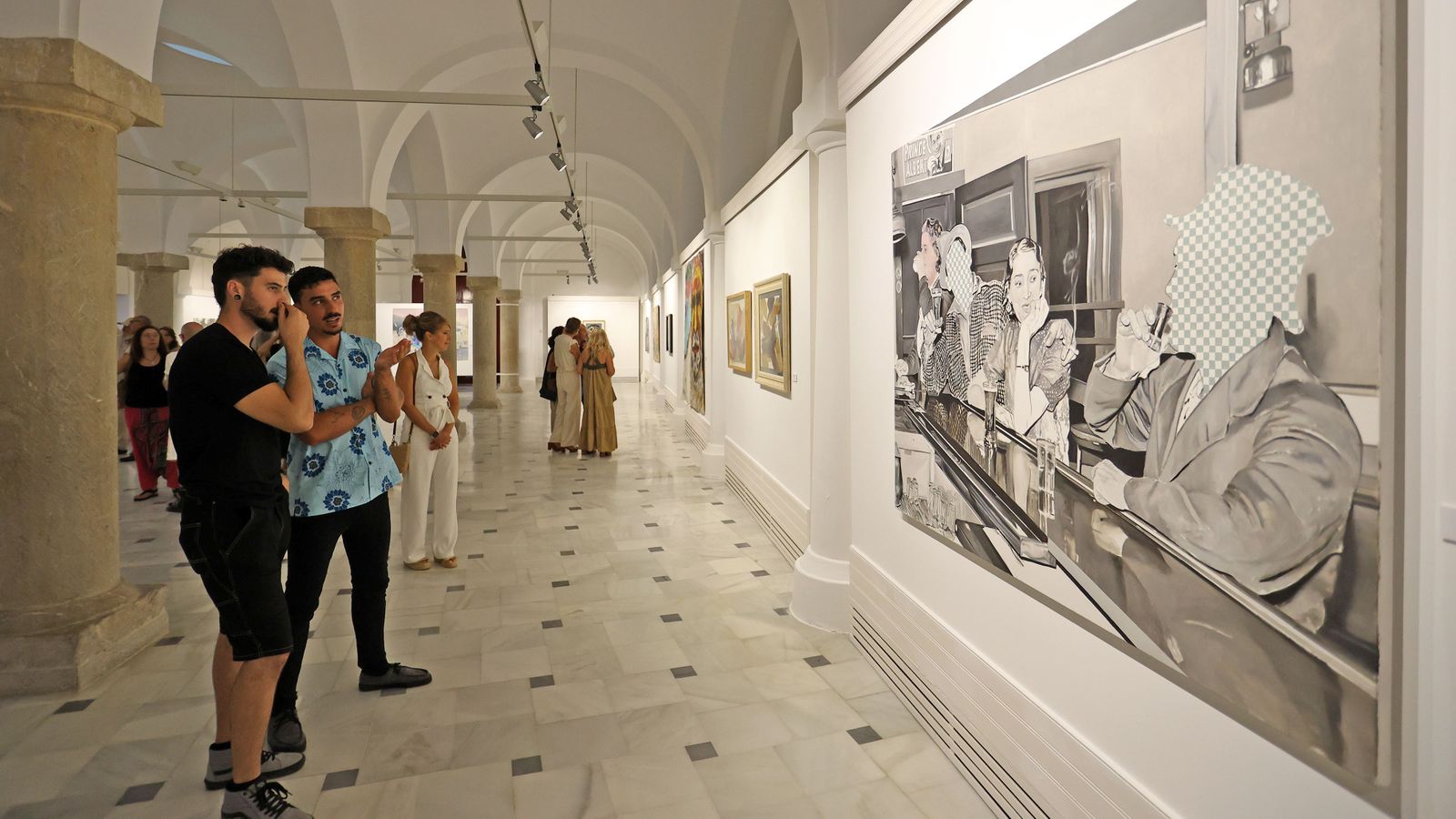 Inaugurada la exposición 'Gran formato' en Pescadería Vieja.