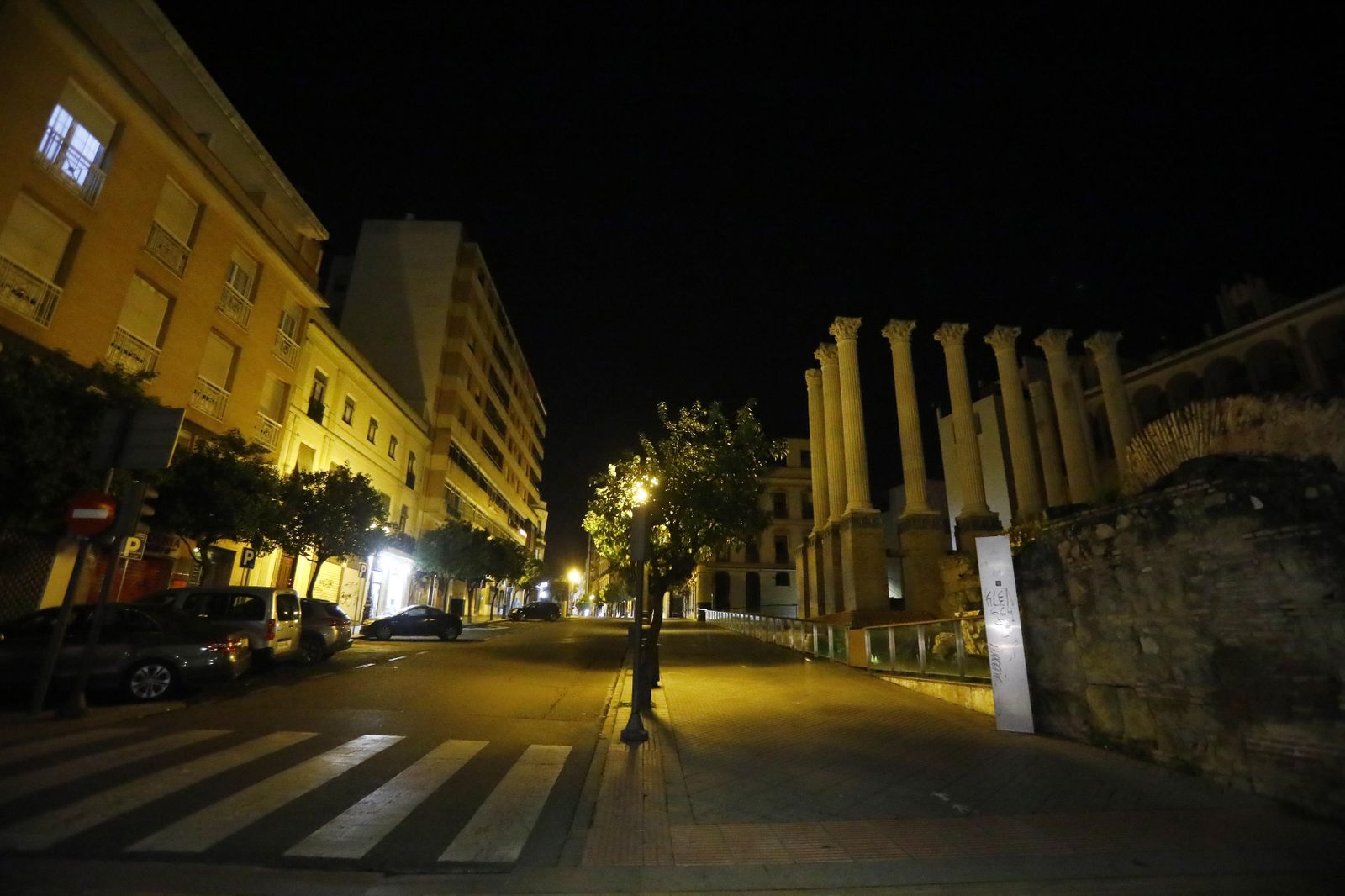 Fotografías: Un paseo por la solitaria Córdoba del toque de queda