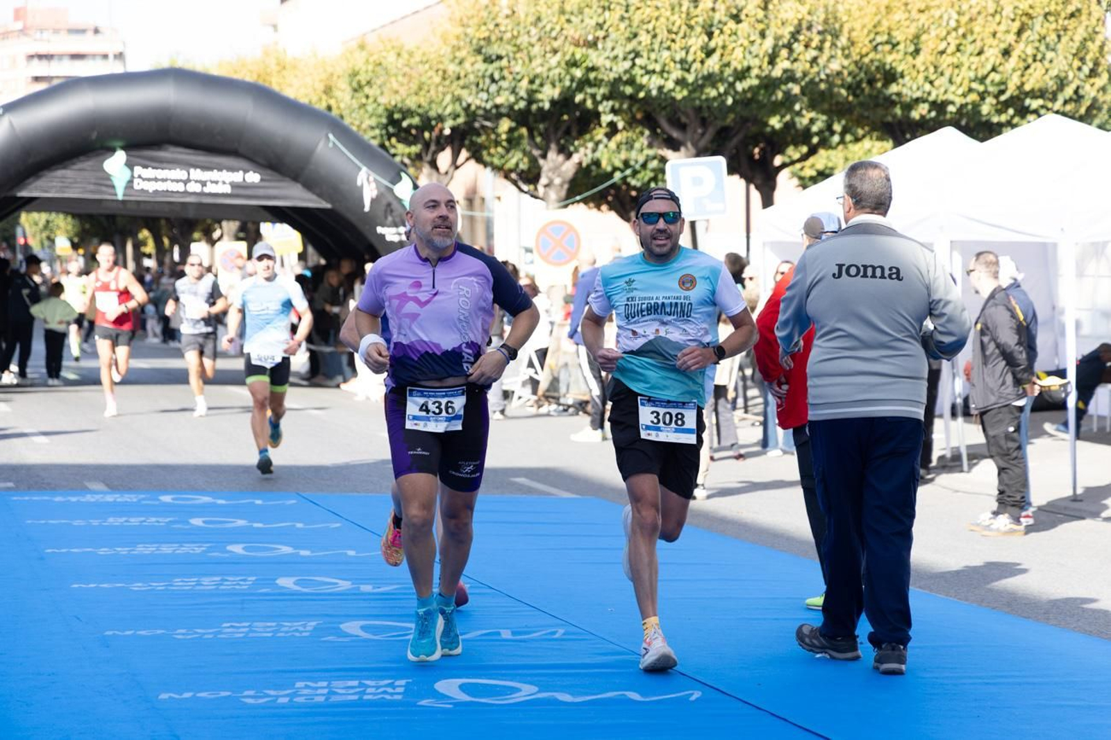 En imágenes: multitudinaria e histórica XXIX Media Maratón 'Ciudad de Jaén' y 10k en memoria de Paco Manzaneda