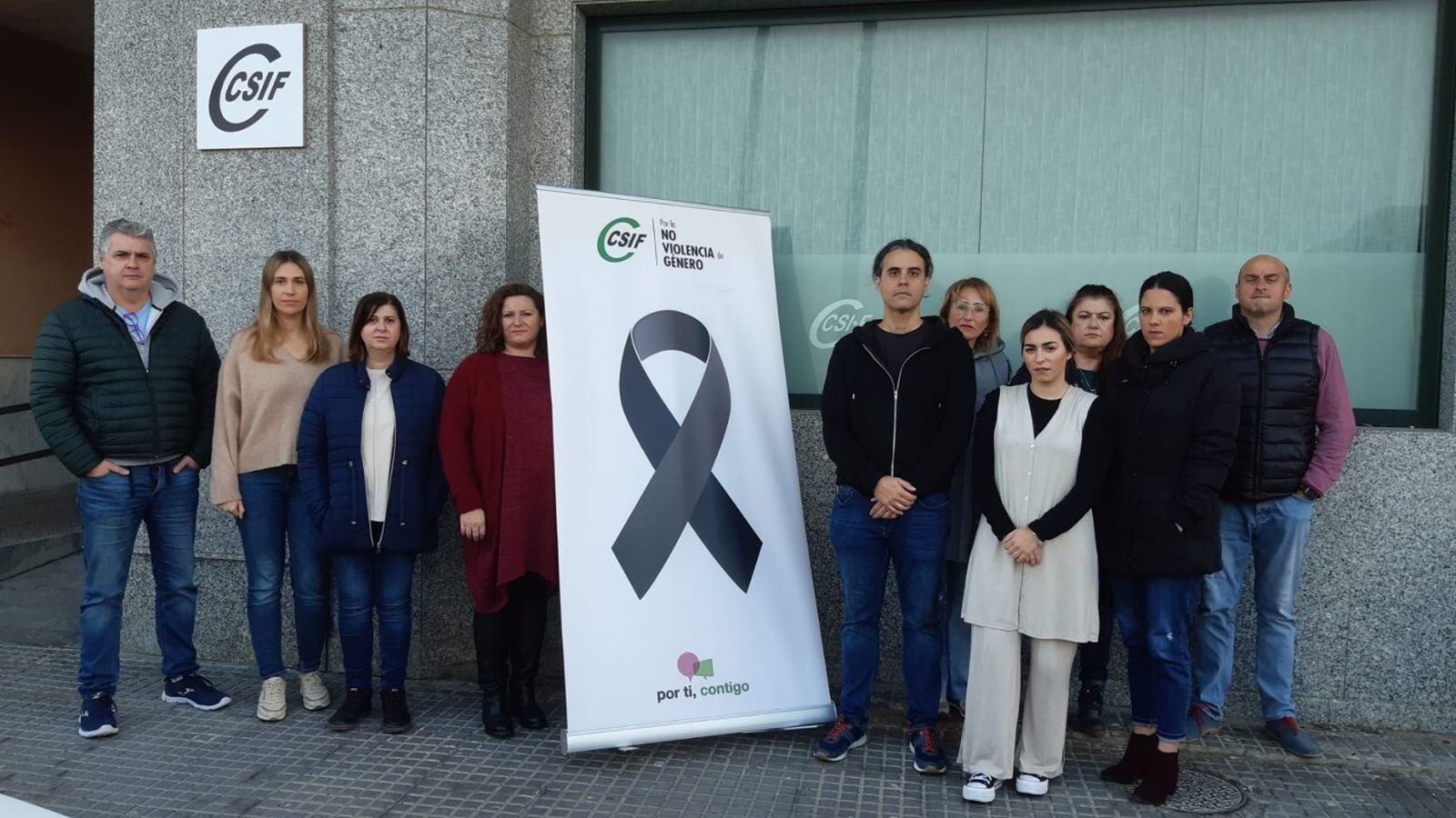 Minuto de silencio a las puertas de la central sindical.