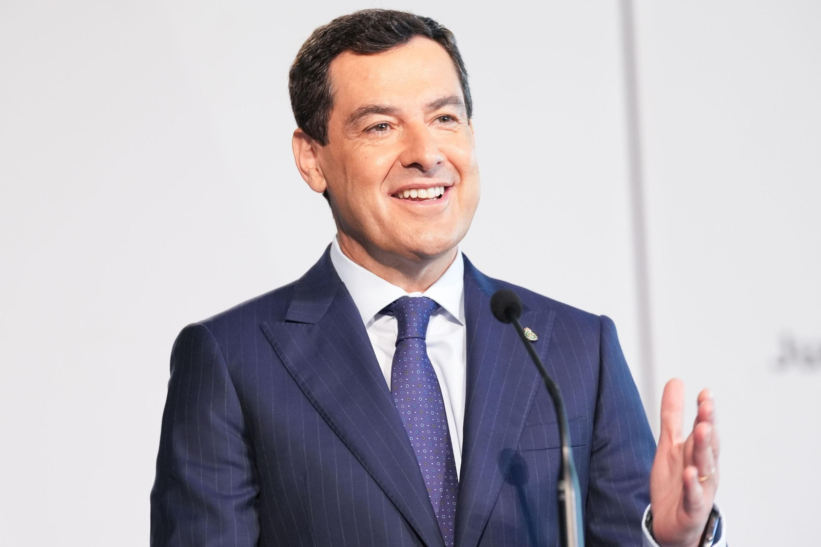 El presidente de la Junta de Andalucía, Juanma Moreno, uno de los galardonados.