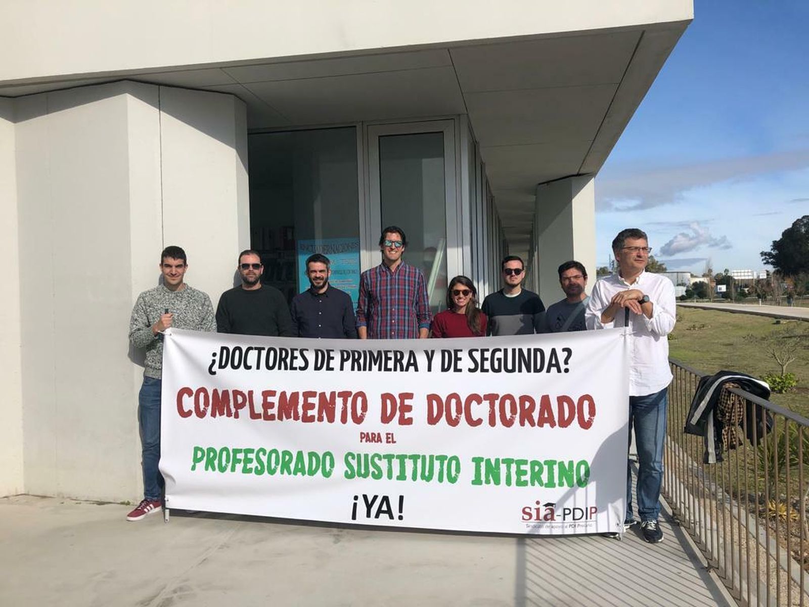 Un momento de la protesta de los profesores sustitutos interinos.