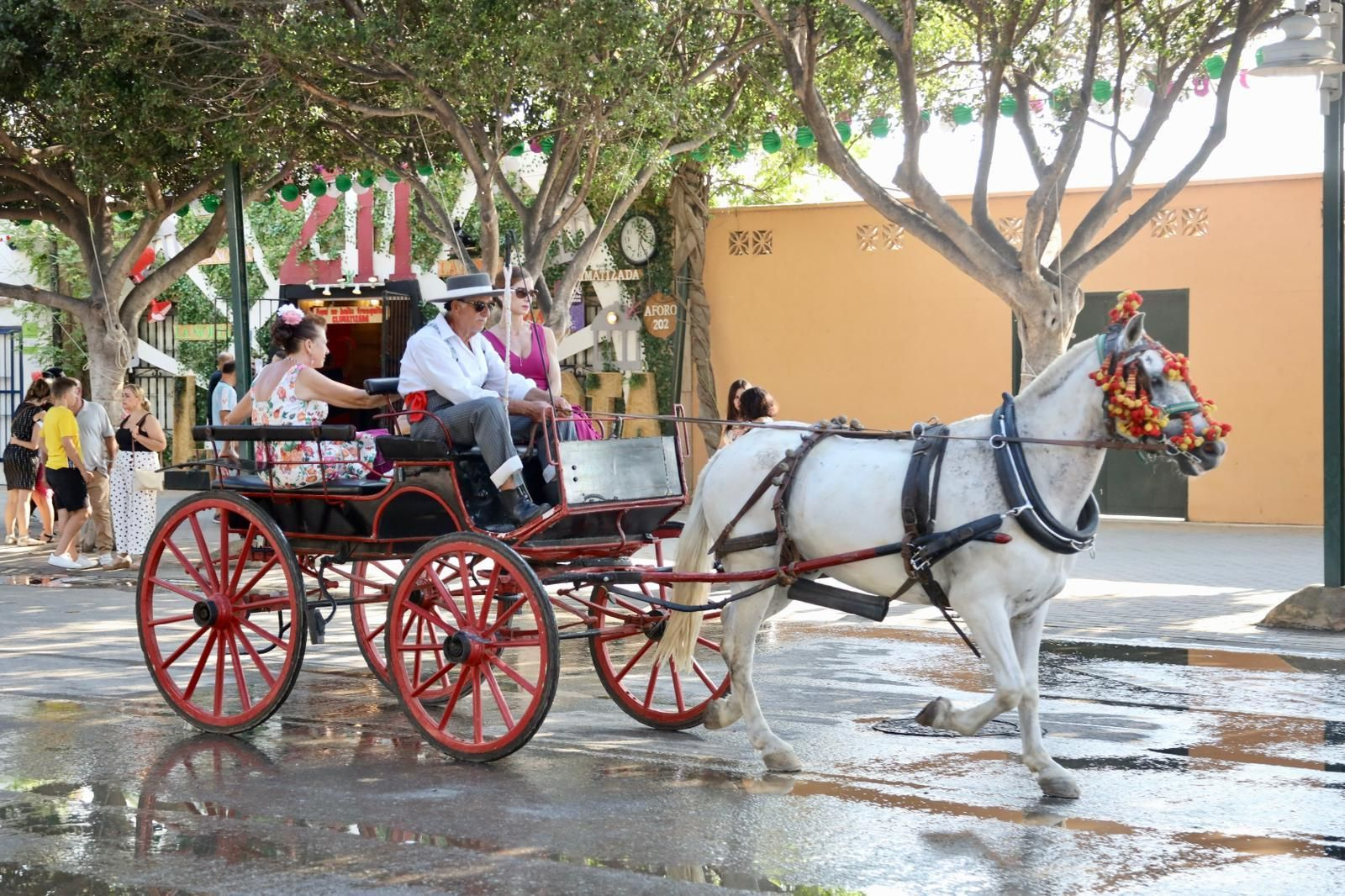 Los trajes tradicionales de la Feria de Málaga, en fotos