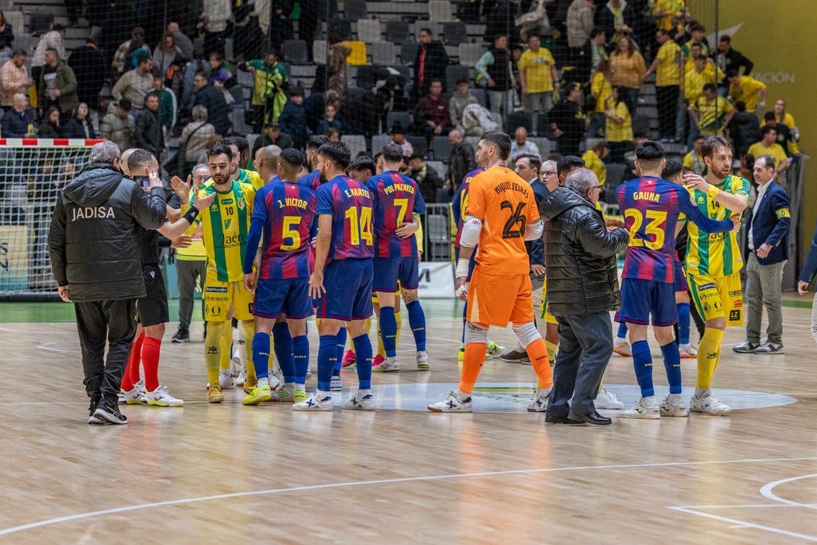 Las mejores imágenes del espectacular encuentro entre Jaén Paraíso Interior FS y Barça (3-3)