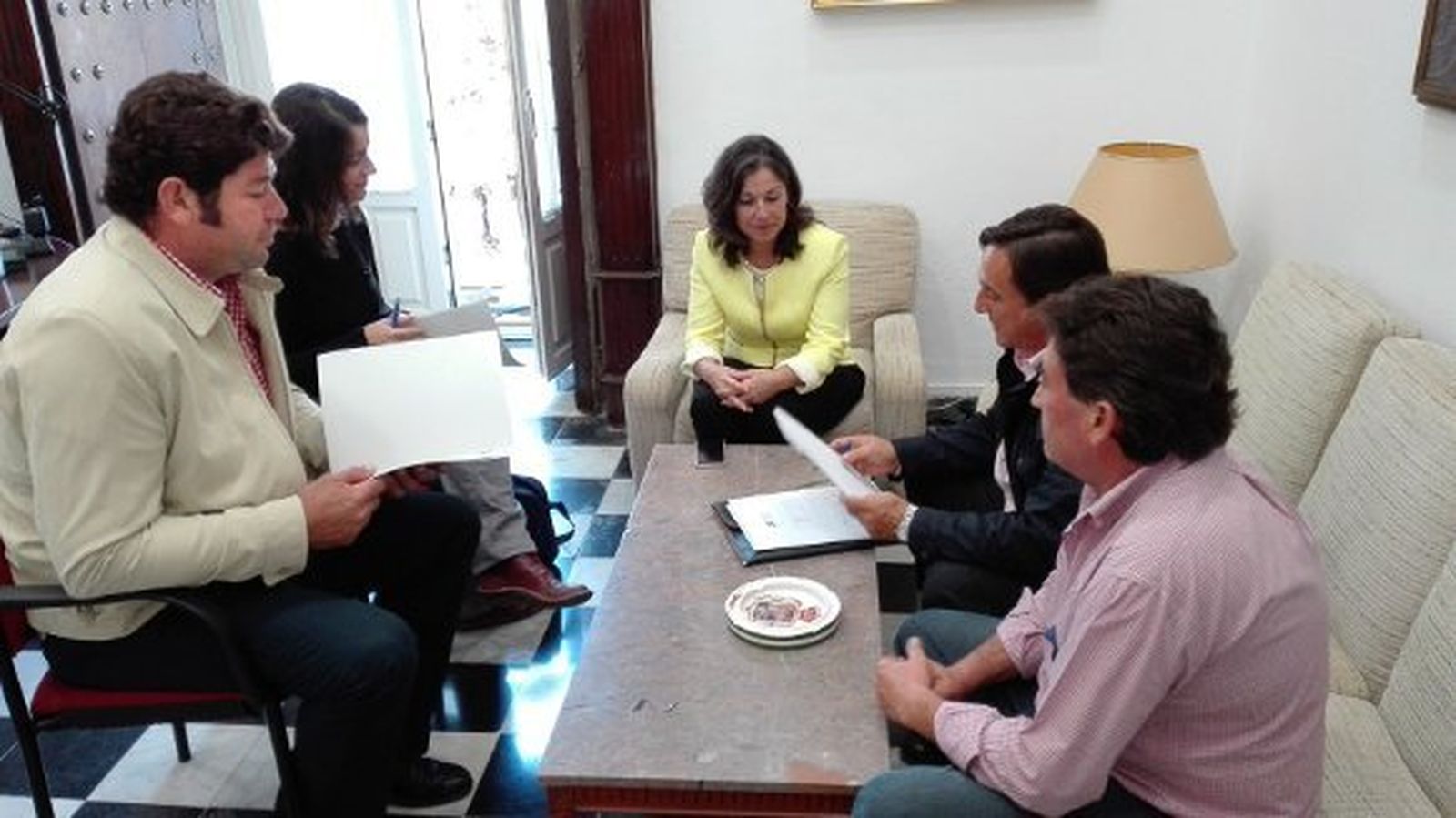 Peinado alaba el trabajo de la Asociación de Criadores de la Cabra Payoya