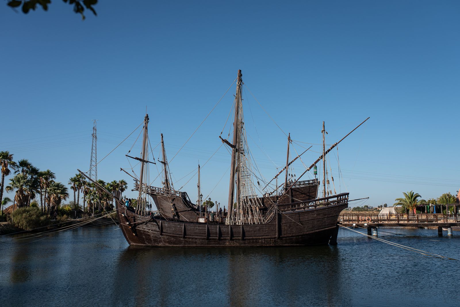 El Muelle de las Carabelas: Teatro, cuentacuentos y exposiciones