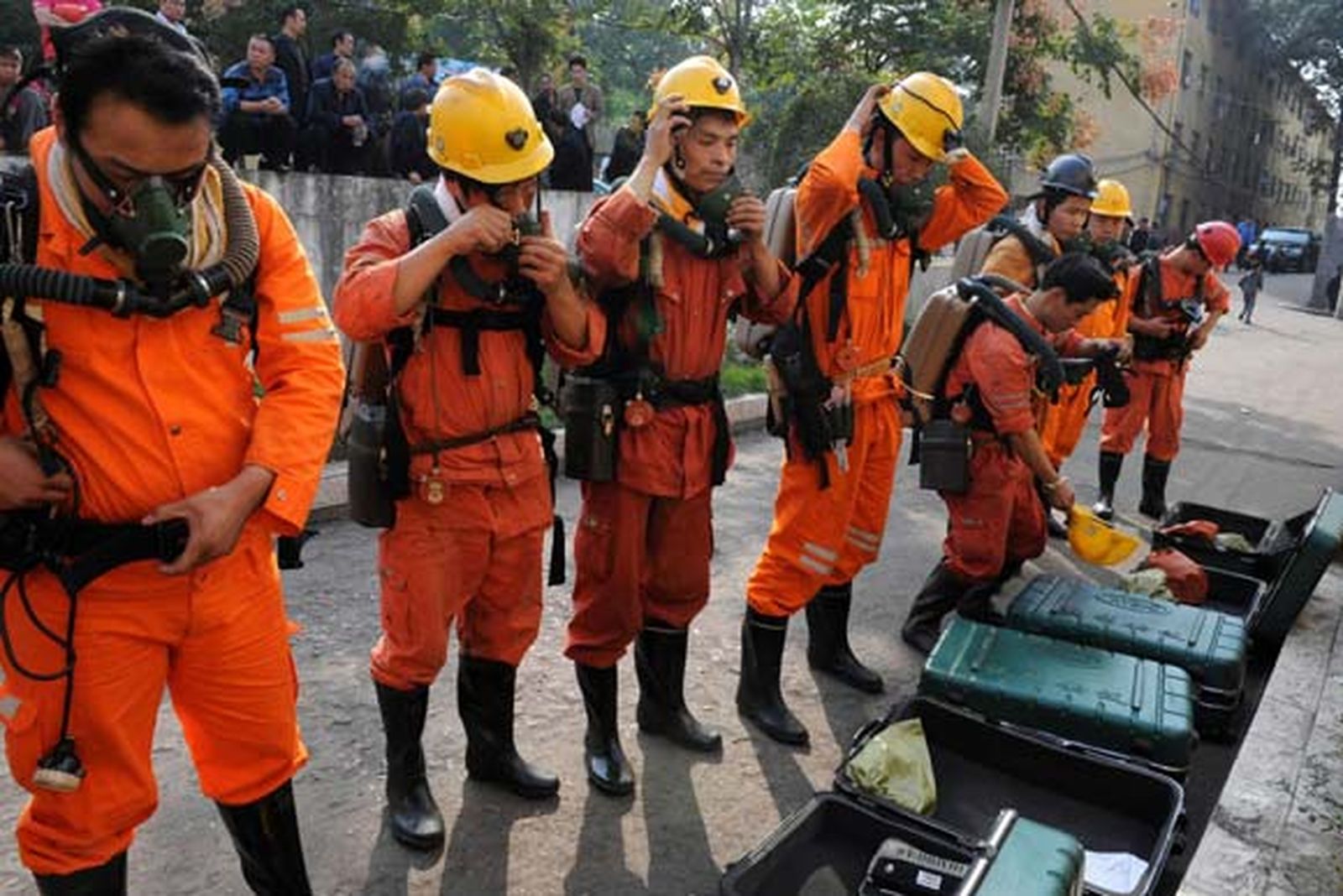 Fallecen al menos 20 mineros en una explosión de gas grisú en China