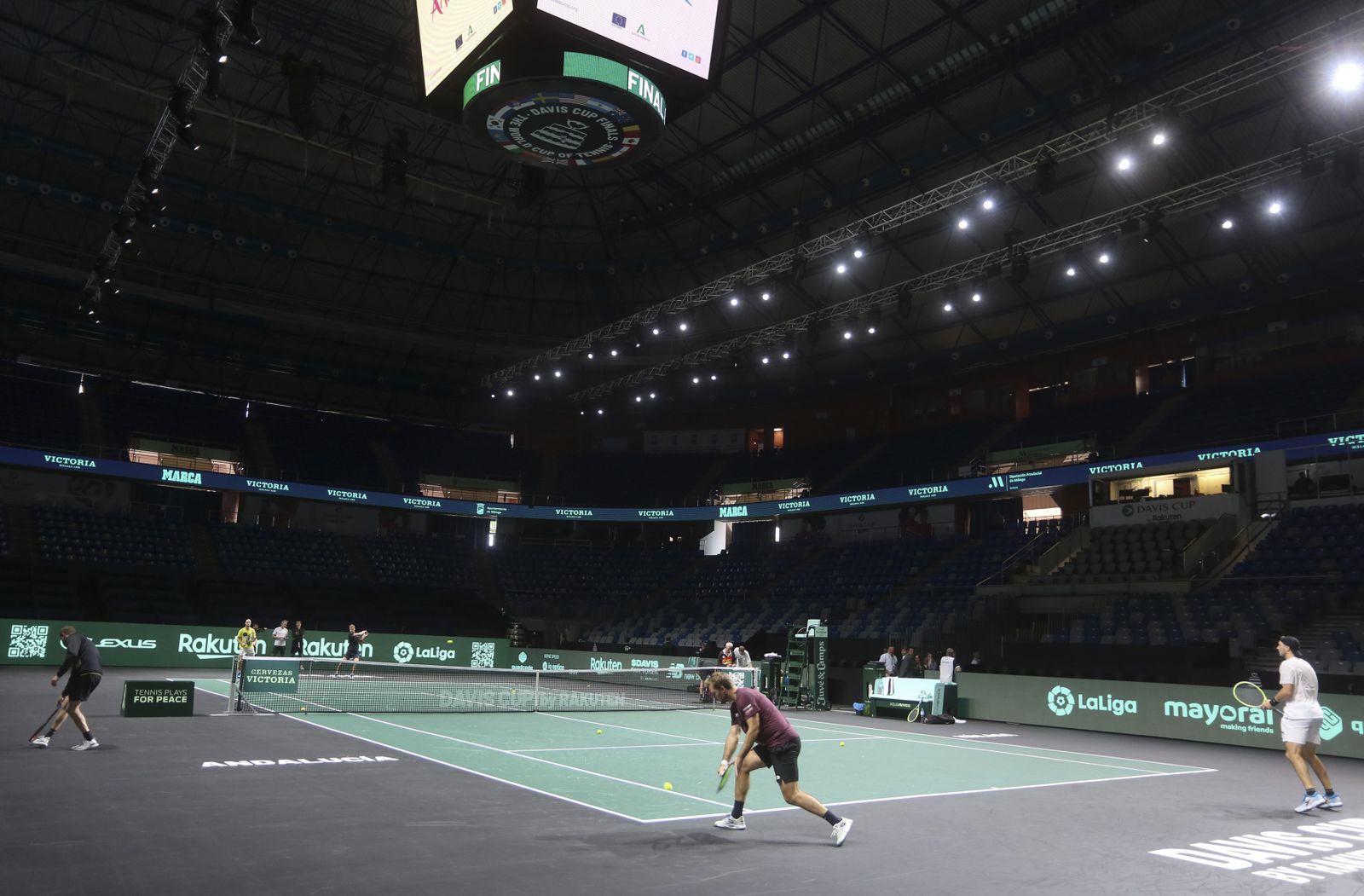 Entrenamiento de Alemania en la pista del Carpena, ayer.