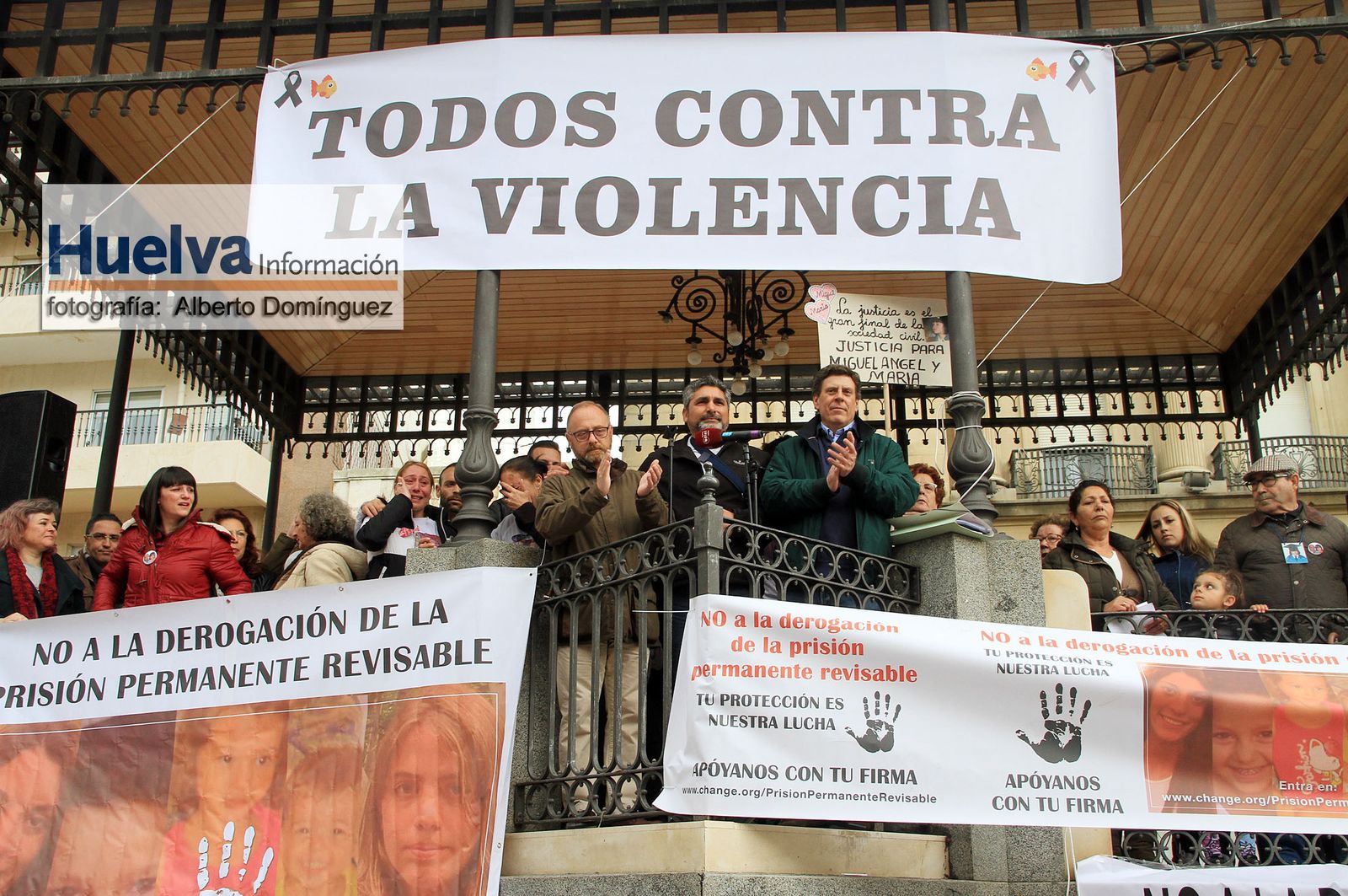 Imágenes de la manifestación contra la derogación de la prisión permanente revisable celebrada en Huelva