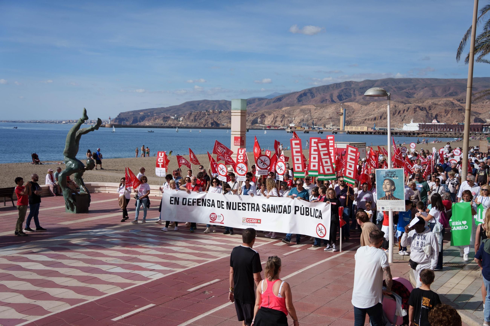 "La sanidad se defiende, gobierne quien gobierne", Almería se lanza a las calles por la sanidad pública