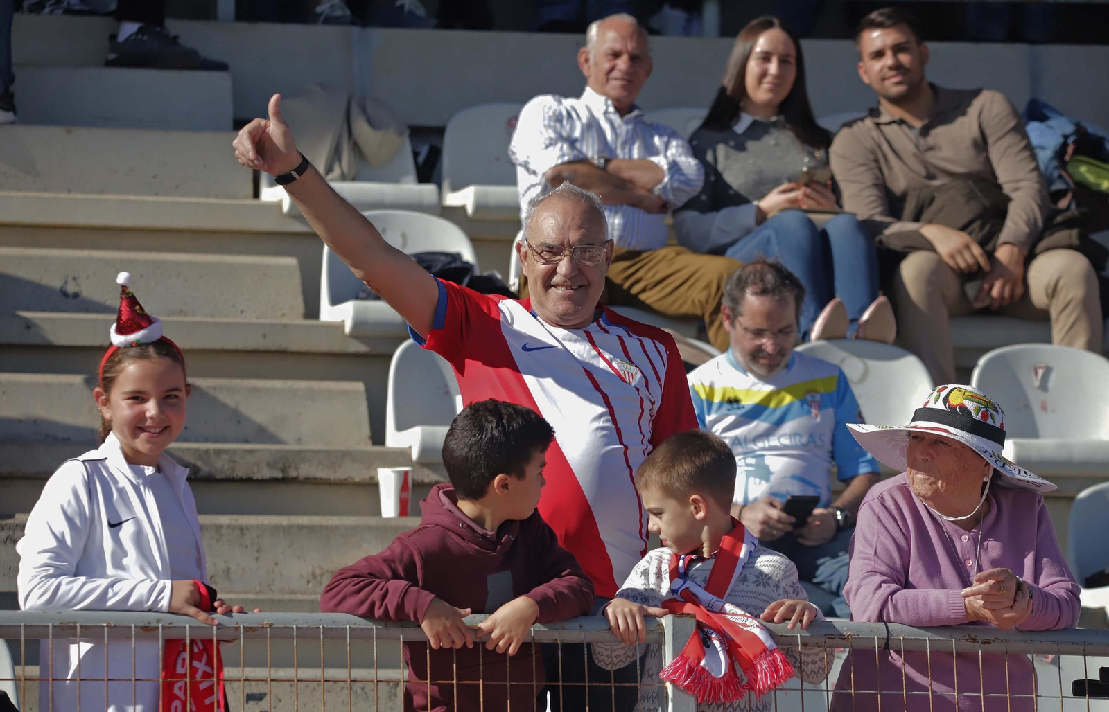Búscate en el Nuevo Mirador durante el Algeciras - Atlético Madreliño de Primera Federación