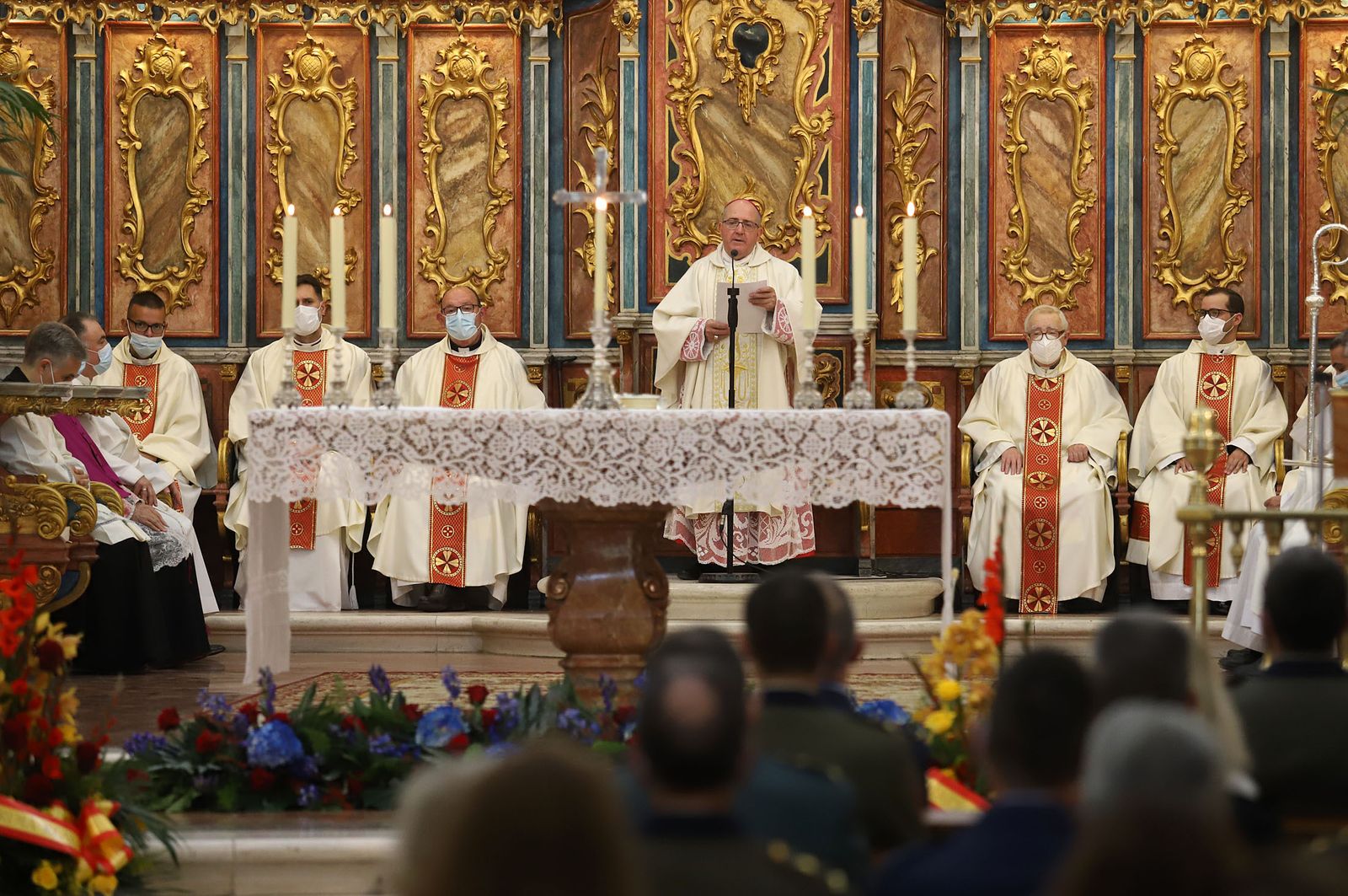 Imágenes de la ofrenda de la Guardia Real a la Virgen de la Cinta en la Catedral