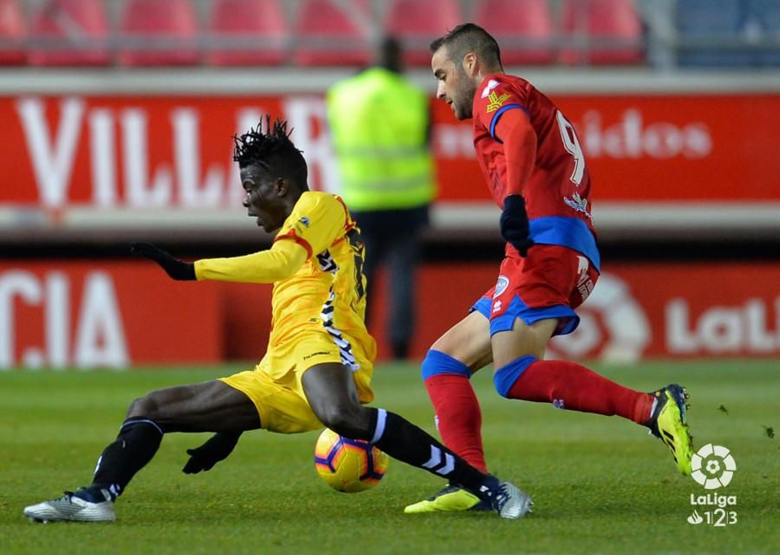 Djetei es uno de los fijos en la zaga tarraconense.