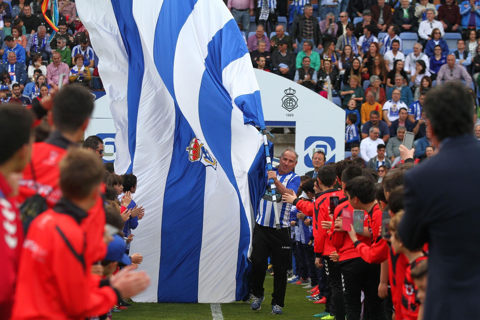 Ambientazo en las gradas del Recreativo de Huelva y el San Fernando
