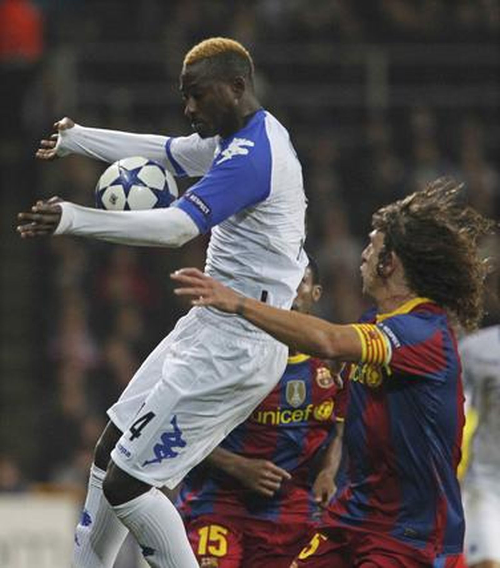 El Barcelona no pasa del empate 1-1 en Copenhague. / Reuters