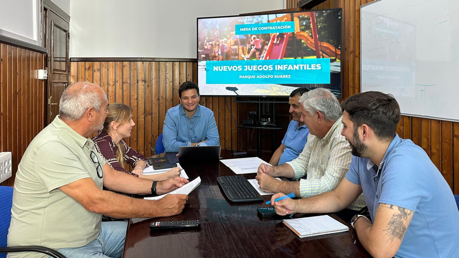 Reunión para tratar este nuevo contrato.