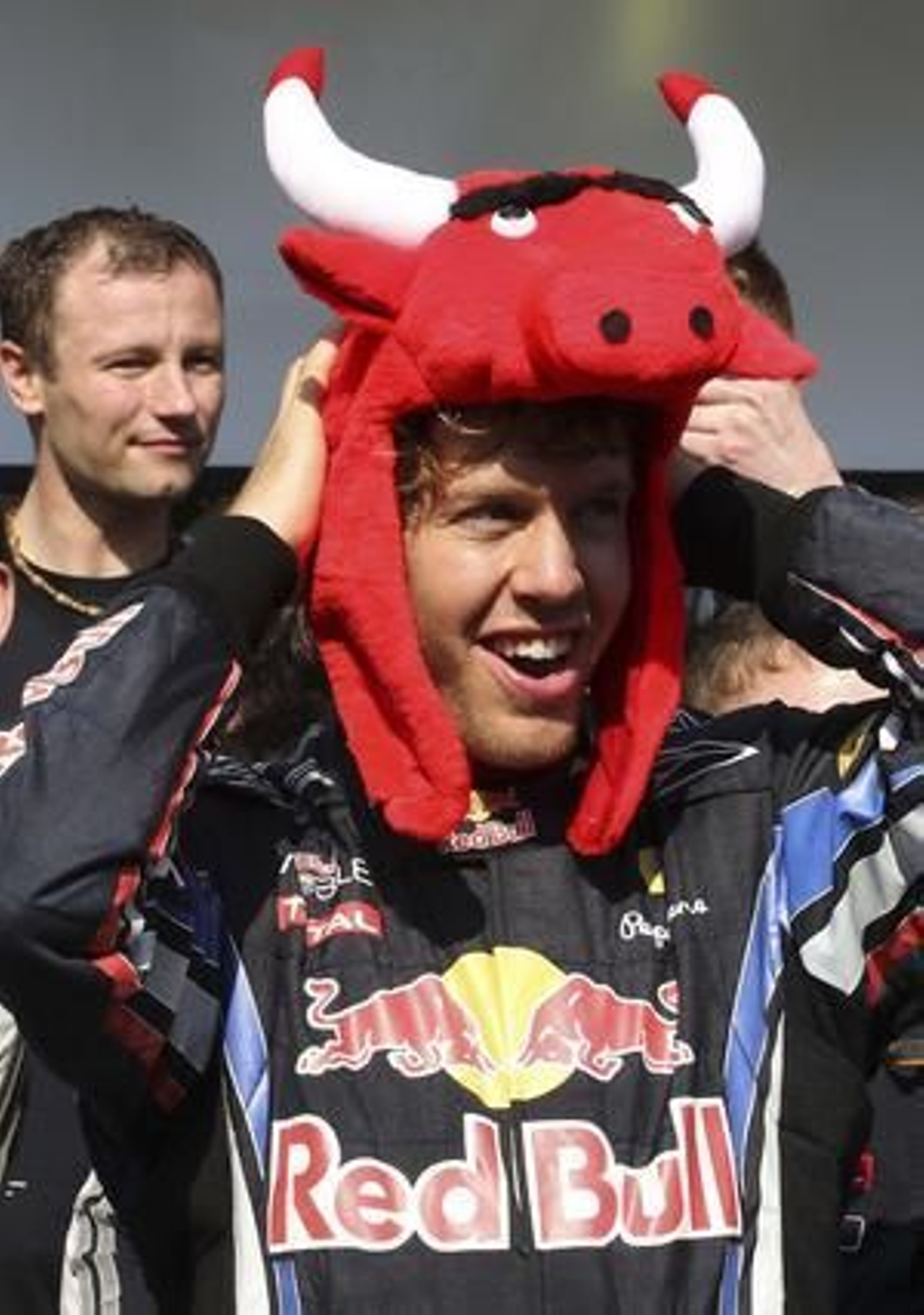 Vettel gana en Interlagos por delante de Webber y Alonso. / Reuters