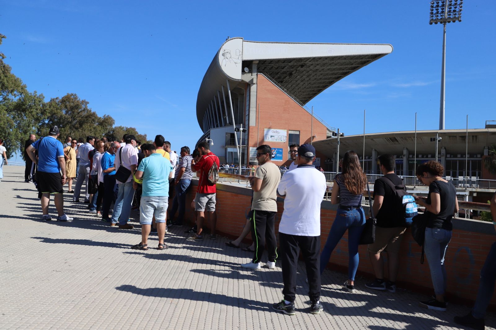 Imágenes de las taquillas del Nuevo Colombino para el Recreativo-Fuenlabrada