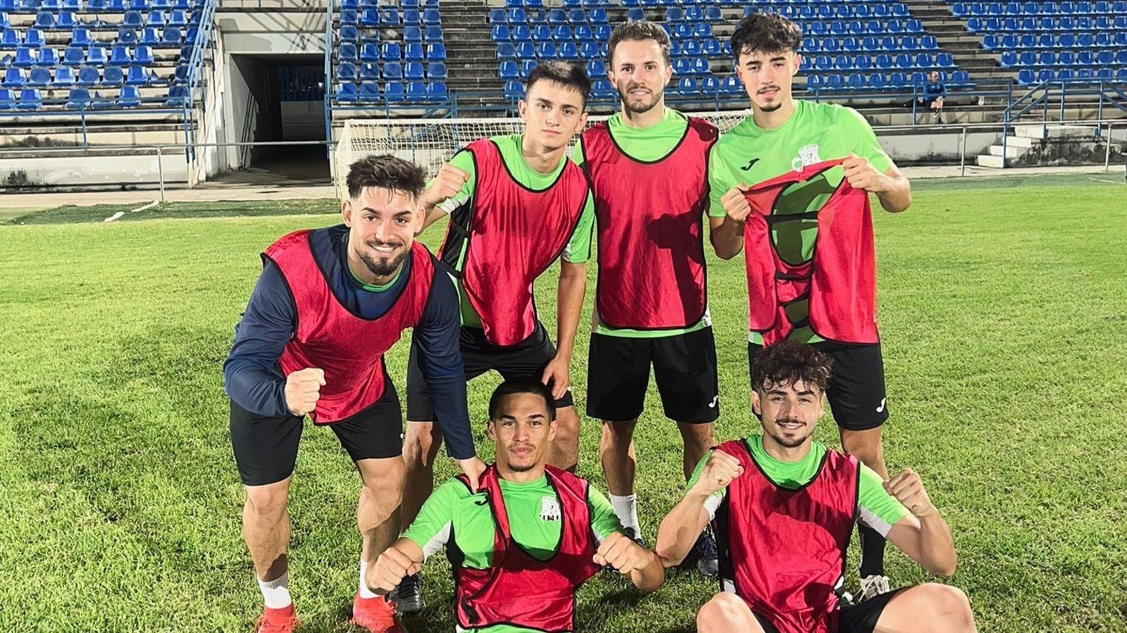 Los jugadores del Jerez Industrial afrontan ilusionados su visita a Barbate.