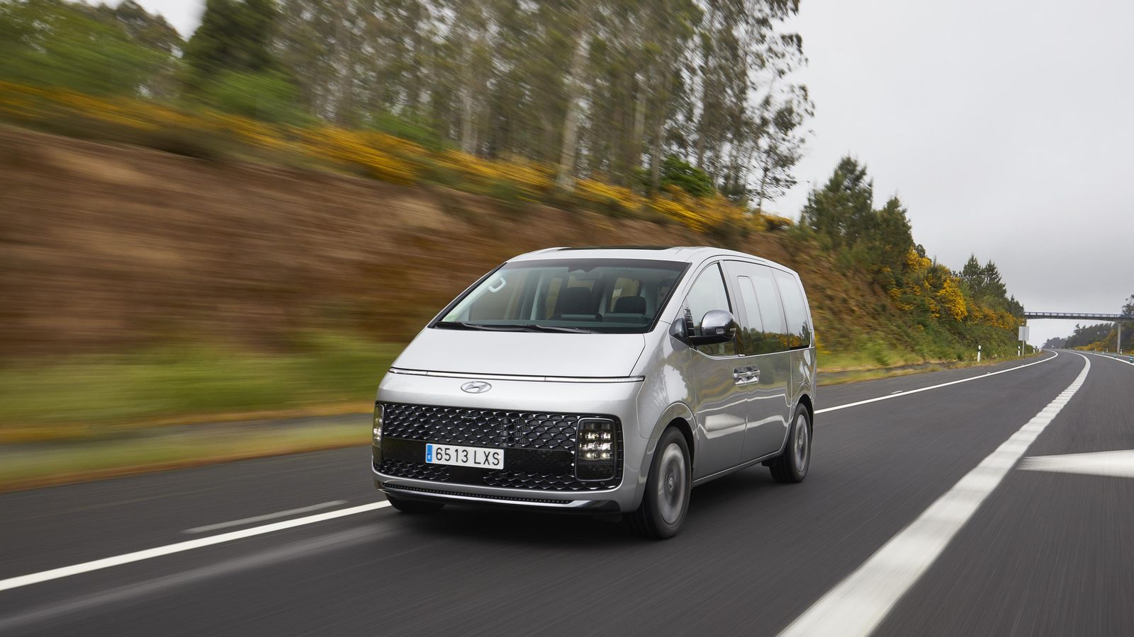 Elegir la plataforma del Santa Fe anterior permite contar con suspensión trasera multibrazo, además de recursos como la tracción total en una de las versiones.