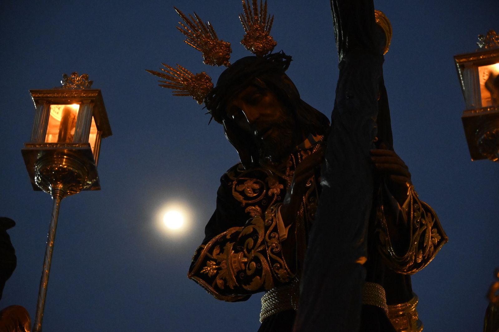 Lunes Santo: Calvario en Huelva, en imágenes