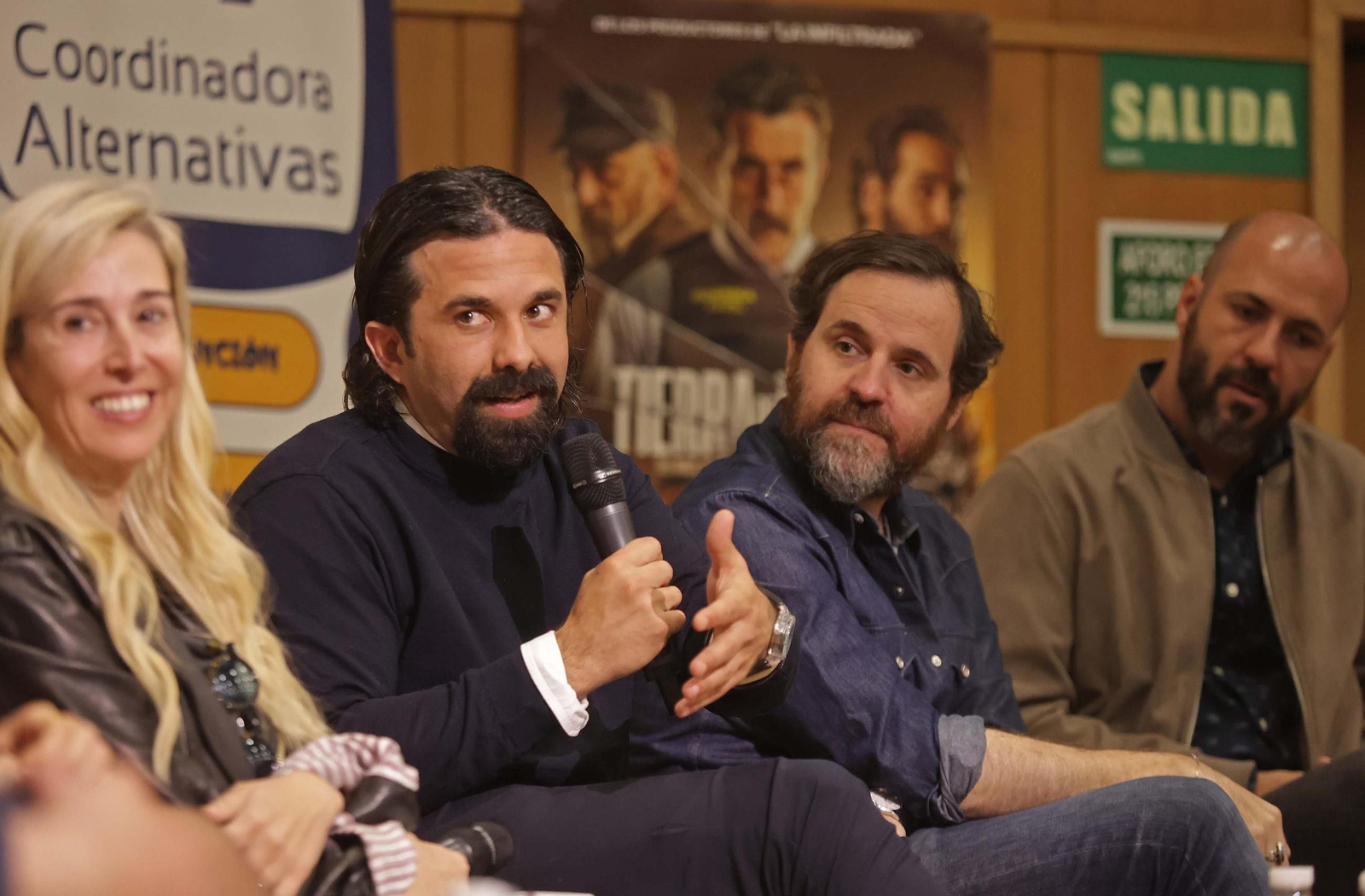 Fotos de la presentación de la película 'Tierra de Nadie' en colaboración con Coorinadora Alternativas en Algeciras