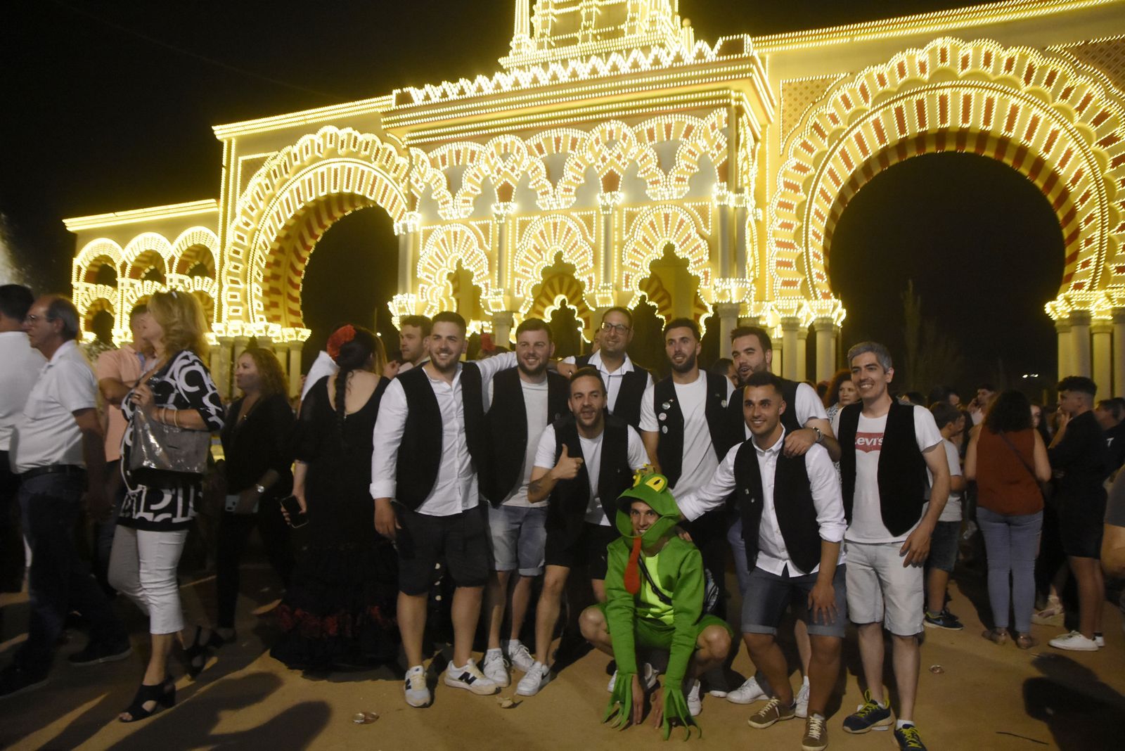 El encendido de la portada de la Feria de Córdoba, en fotografías