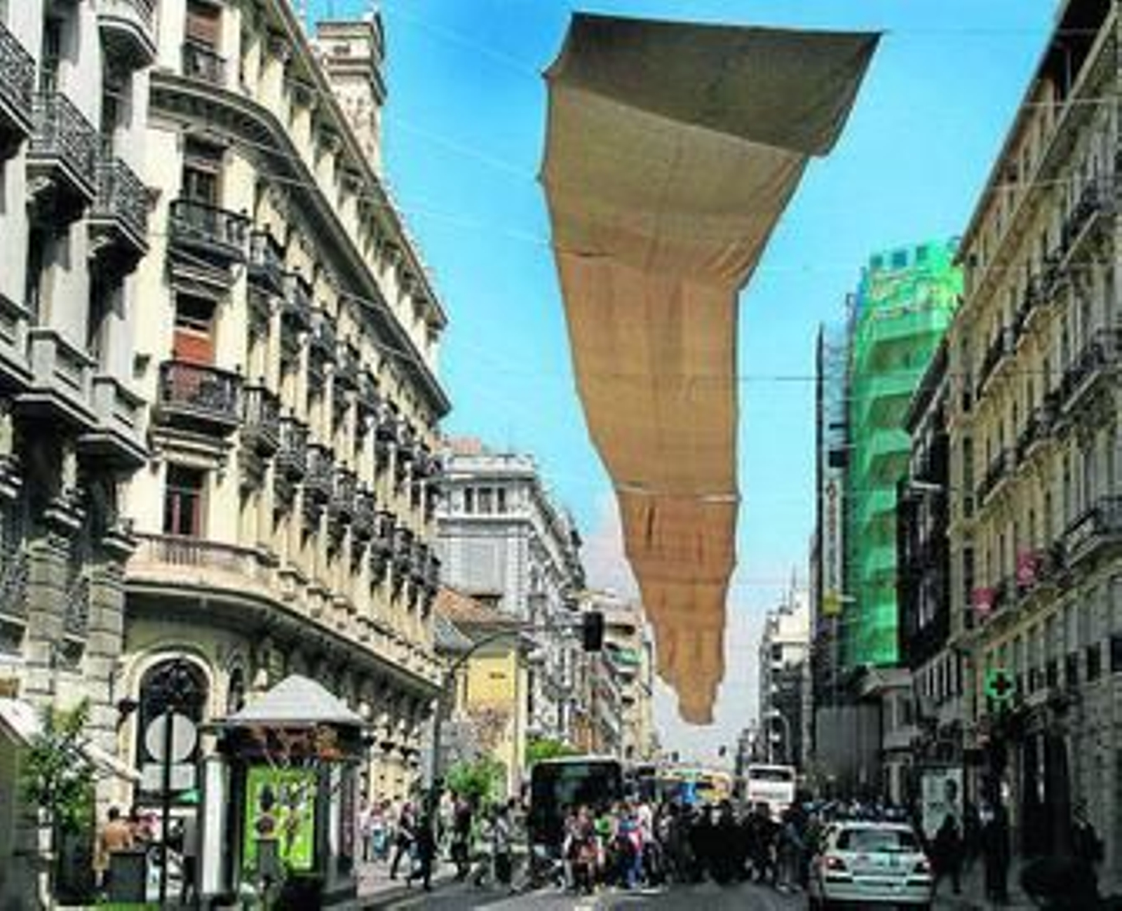Toldo instalado en Gran Vía.