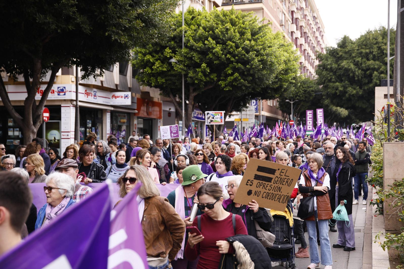 Las imágenes de la manifestación realizada por la Plataforma de Acción Feminista en Almería